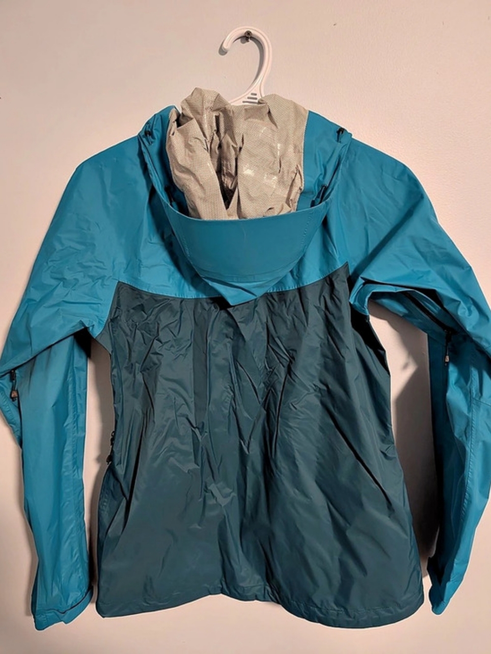 MEC Gore-Tex jacket Color Block Shell Jacket Size Small - Picture 2 of 5